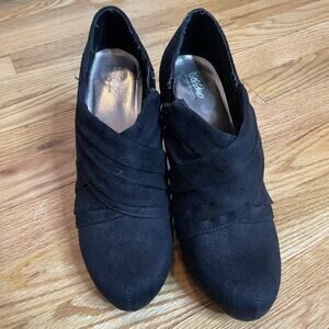 Mossimo black faux suede high heel ankle booties size 6